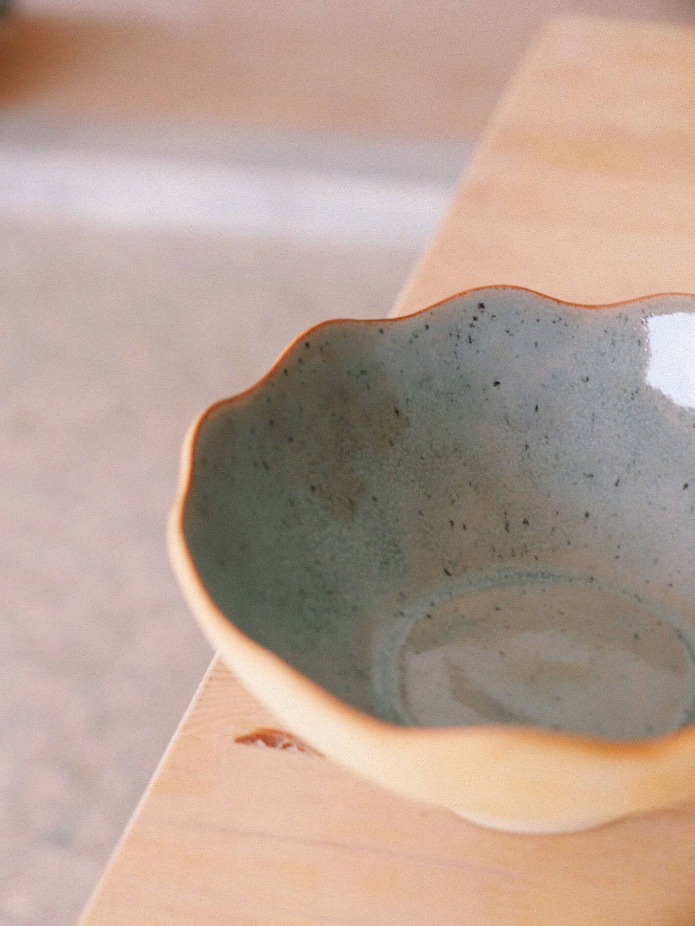 Ohyoko ceramics - Wholesale Serve Bowl - Handmade ceramic stoneware bowls with waves12