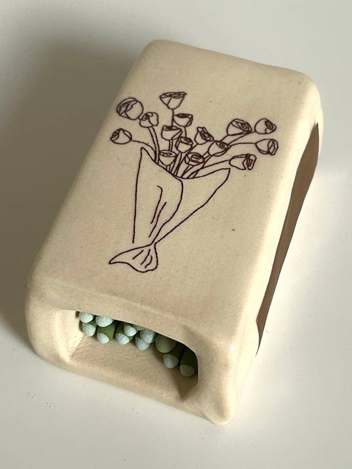 Handgjord rosbukett tändsticksask för wholesale av Cup Half Full Ceramics