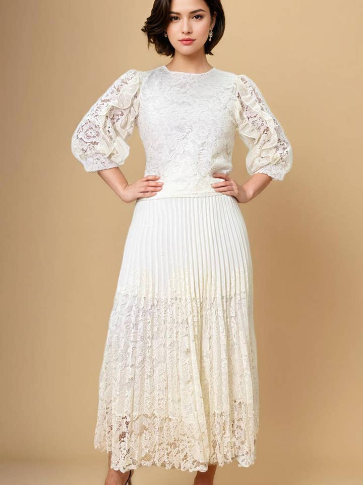 Jupe en dentelle plissée X7801 (NOIR/IVOIRE, IVOIRE, NOIR) pour la vente par N by Nancy