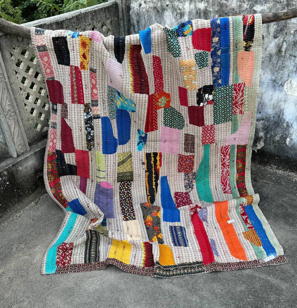 bhavnas boutique - Vendita all'ingrosso Trapunte - Copriletto trapuntato in cotone vintage indiano kantha Quilts