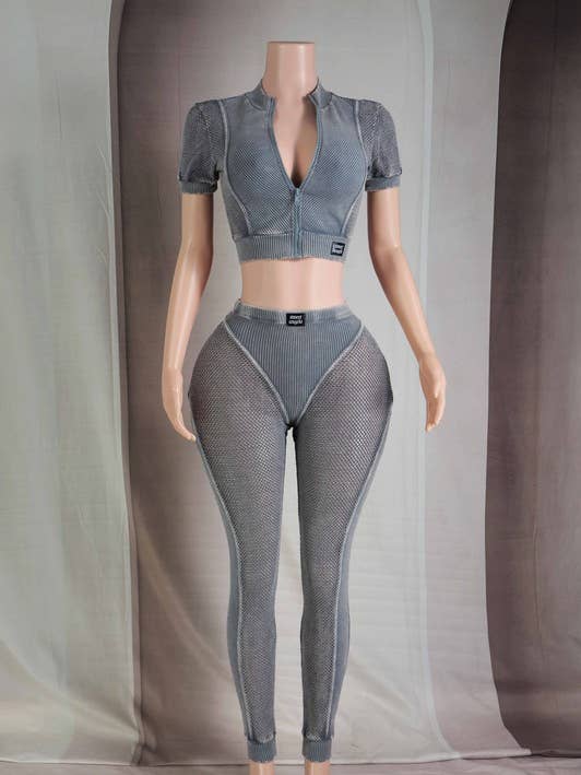 ENSEMBLE FILET D'ÉTIQUETTE SATIN NOIR LAVÉ MINÉRAL pour la vente par New Trend On