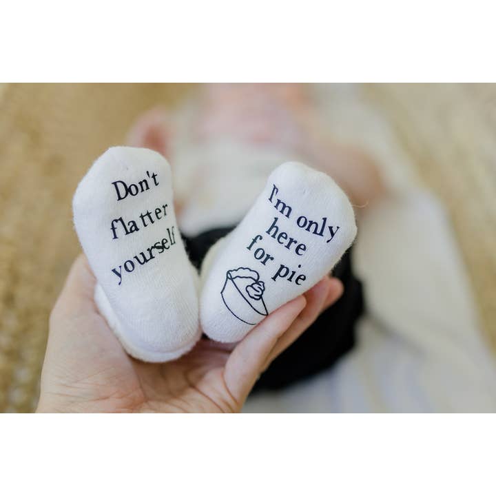 Smickra dig inte Jag är bara här för Pie Baby Socks för wholesale av Dorothy’s Reason