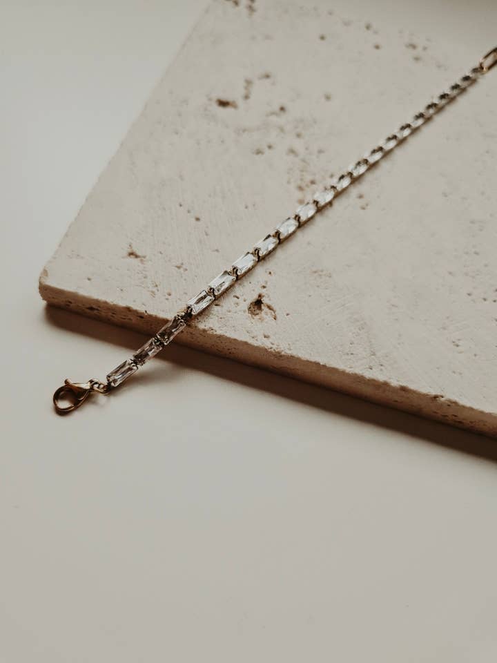 Pulsera de tenis estilo baguette para venta al por mayor de Lotus & Lace Designs