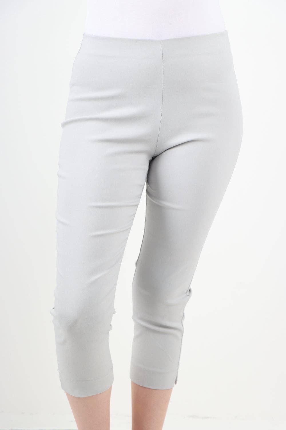 Miss Bold - Vendita all'ingrosso Pantalone - Donna - Pantaloni Capri in tinta unita italiana36