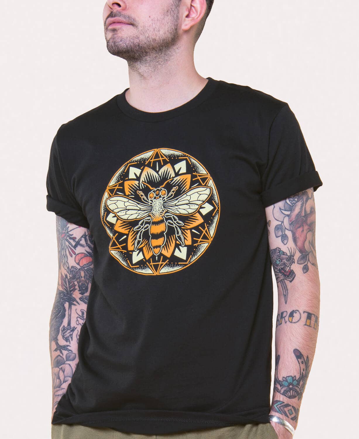 Soul Flower – Großhandel T-Shirt mit Siebdruck – Unisex – Bienen-Mandala Bio-T-Shirt - Unisex - Grafik-T-Shirts8
