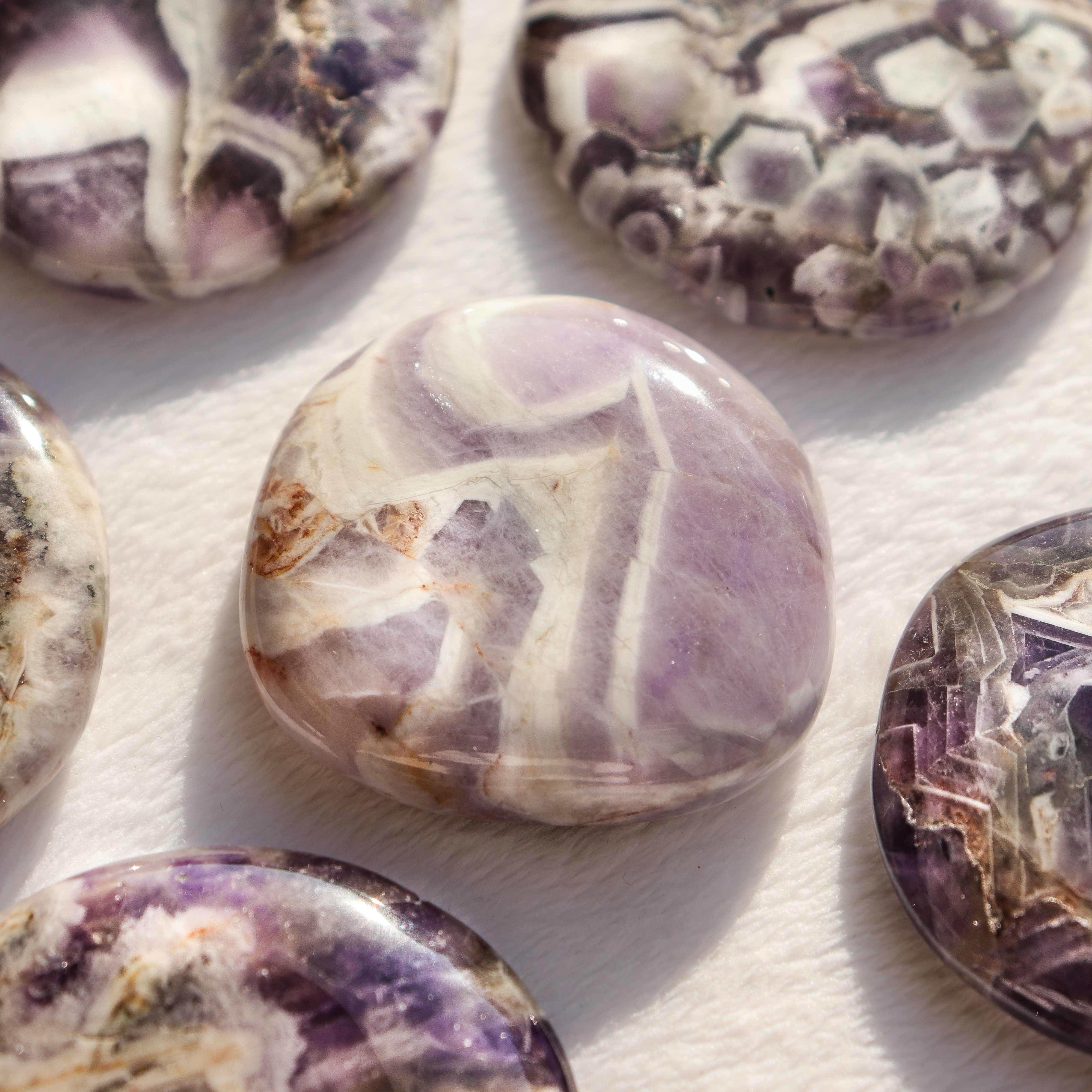 Natures Artifacts Inc - Venta al por mayor Piedras/cristales espirituales - Piedras de palma de cristal amatista9