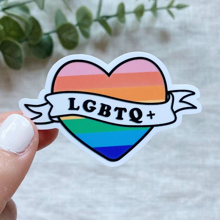 Adesivo in vinile per bottiglia d'acqua LGBTQ+ Gay Pride Love per la vendita all'ingrosso da parte di Tiny Acres Co