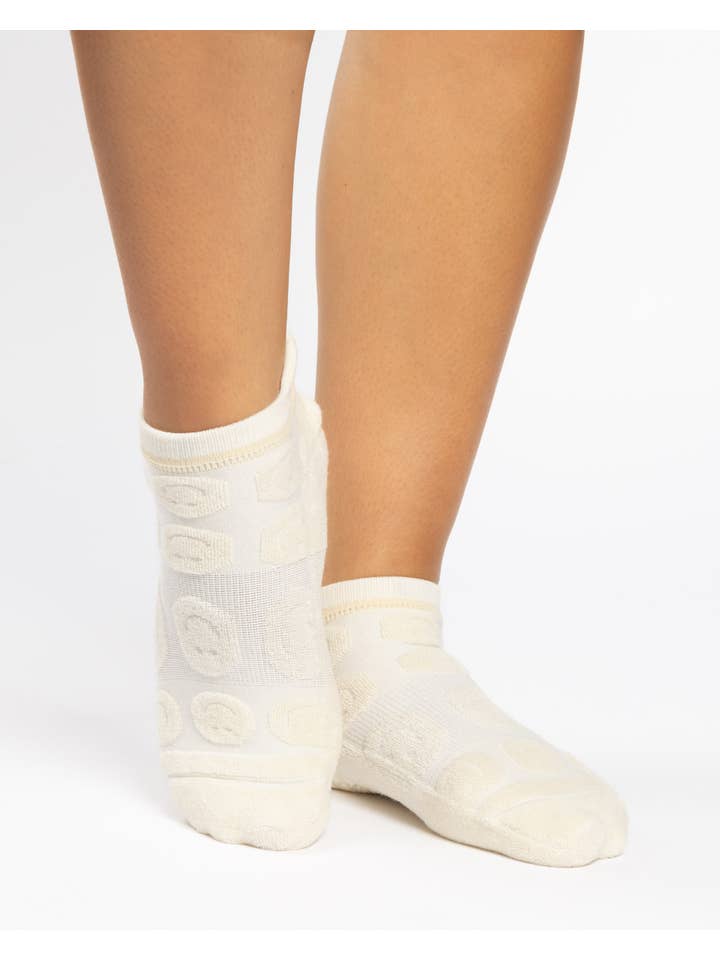 Pointe Studio - Wholesale Socks - Women's - Women's Happy Terry Full Foot Grip Sock