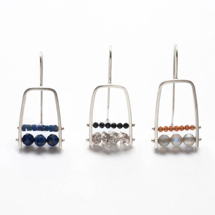 Boucles d'oreilles à arc carré AM01LE pour la vente par ASHKA DYMEL Studio