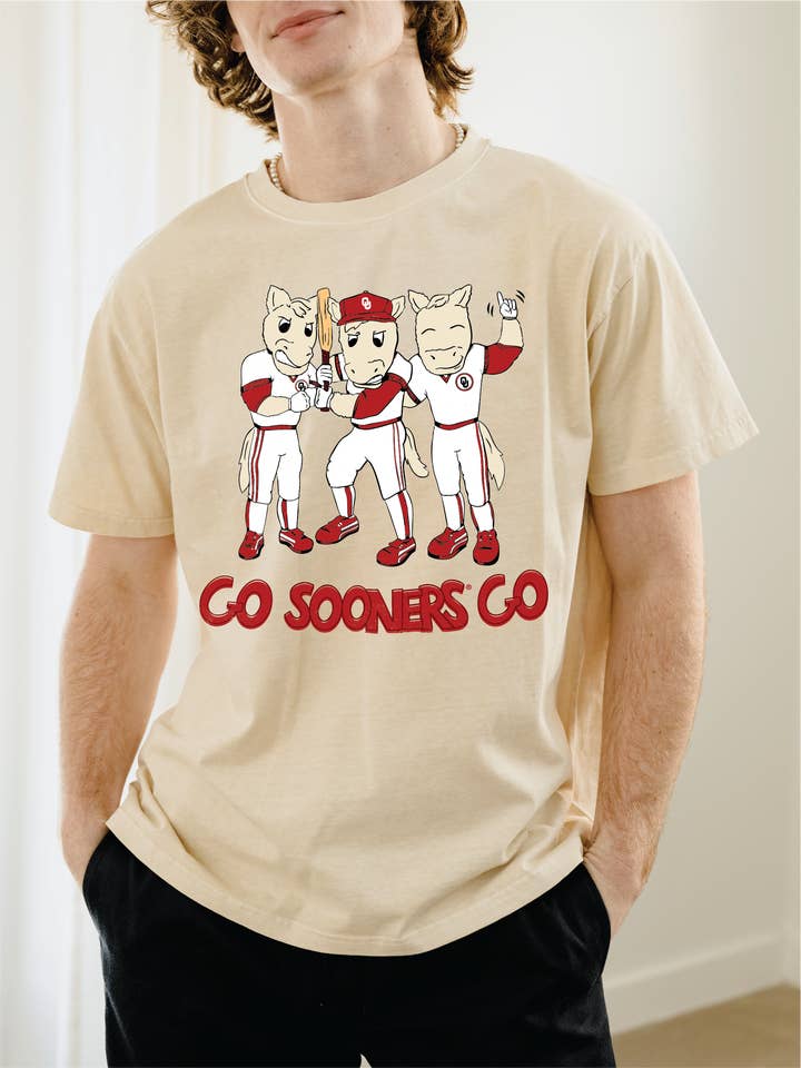 T-shirt d'occasion blanc cassé des combattants de baseball des Sooners de l'OU Oklahoma pour la vente par LivyLu