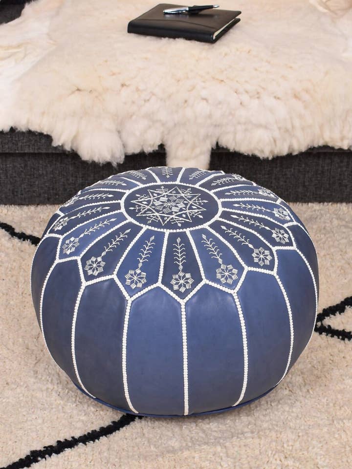 Håndlavet blå marokkansk puf fodskammel - autentisk håndværk for engroshandel hos Bohemia Wholesale
