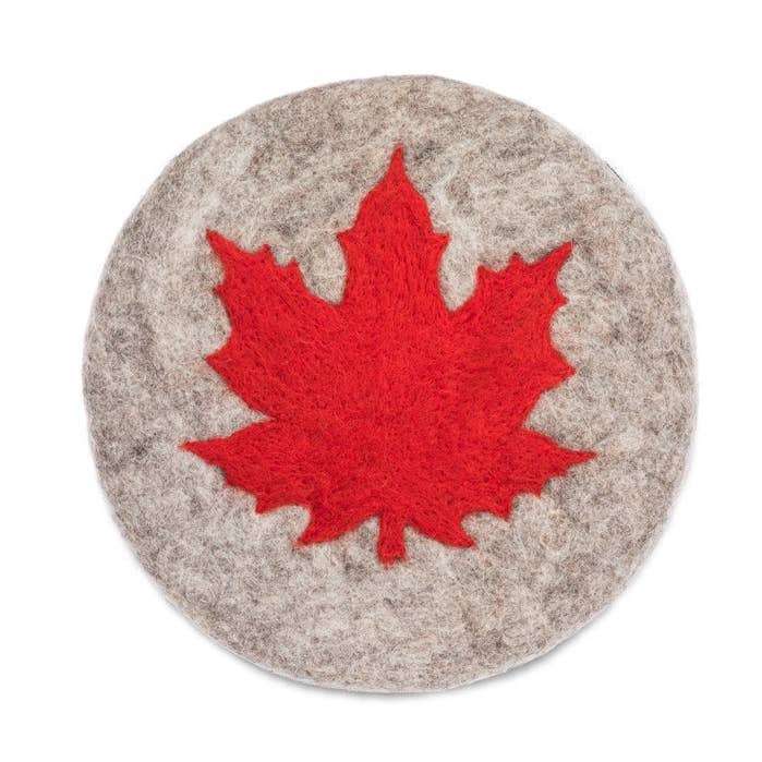 Sous-plat Maple Leaf - Gris/Rouge-4"D pour la vente par Abbott