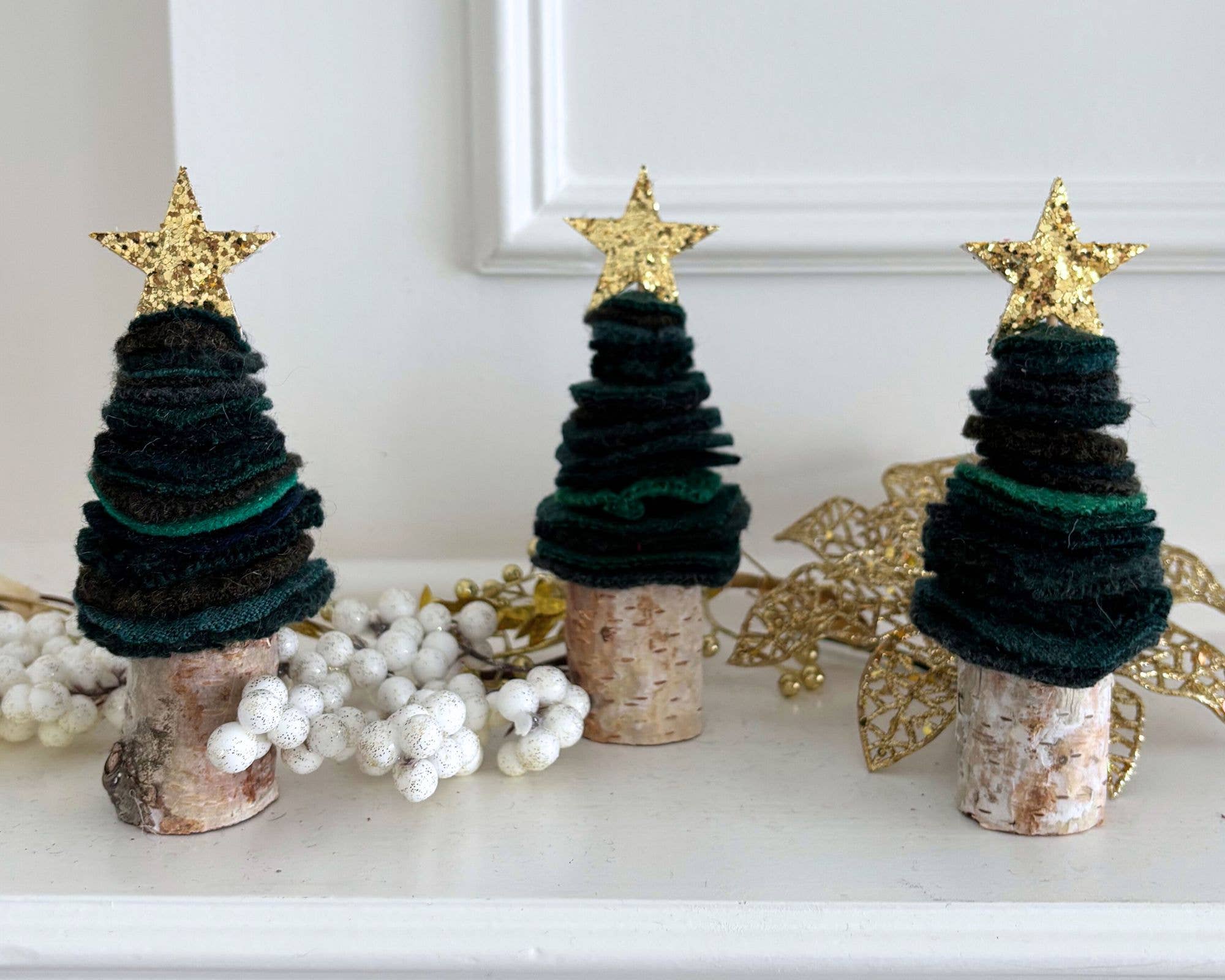 One Stitch Away - Vendita all'ingrosso Decorazione natalizia - Mini albero di Natale in lana infeltrita verde1