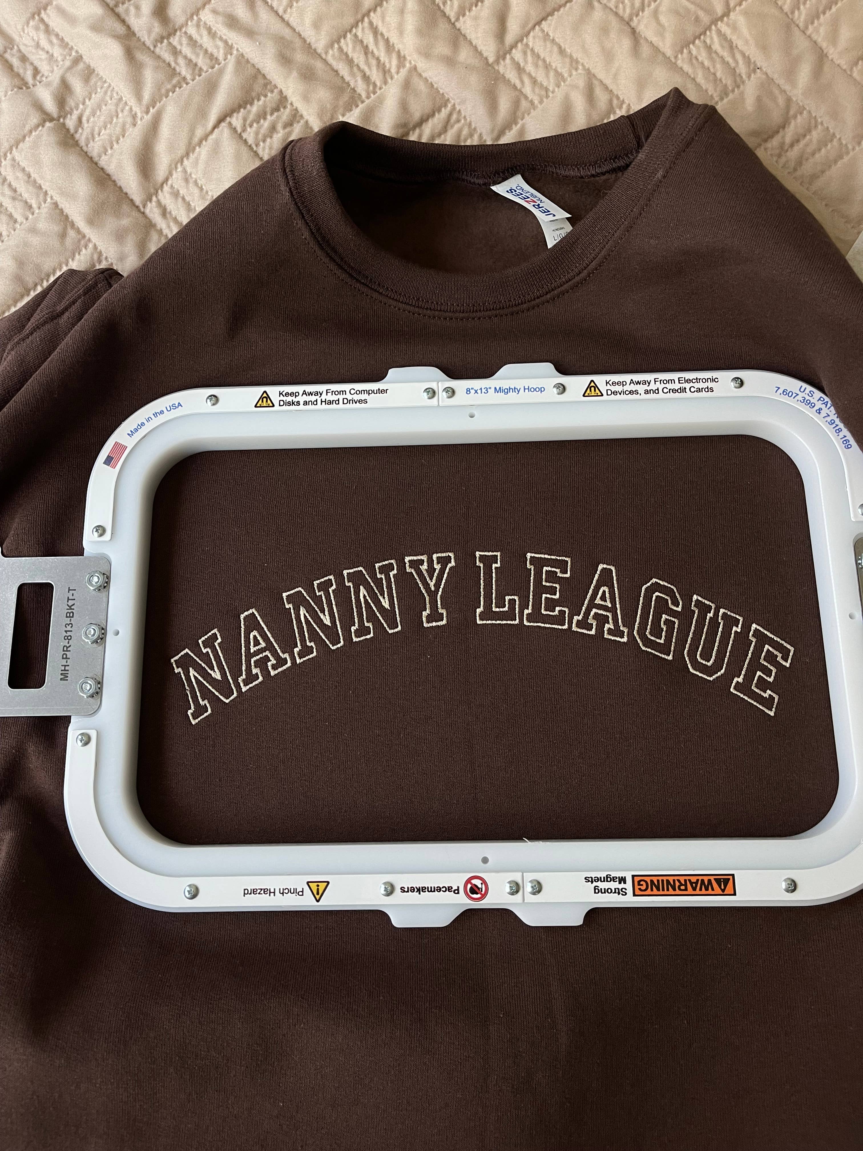 Buleana Boutique and Textiles LLC - Vente Sweat-shirt – unisexe - Sweatshirts unisex minimalistes à col camionneur personnalisés brodés9