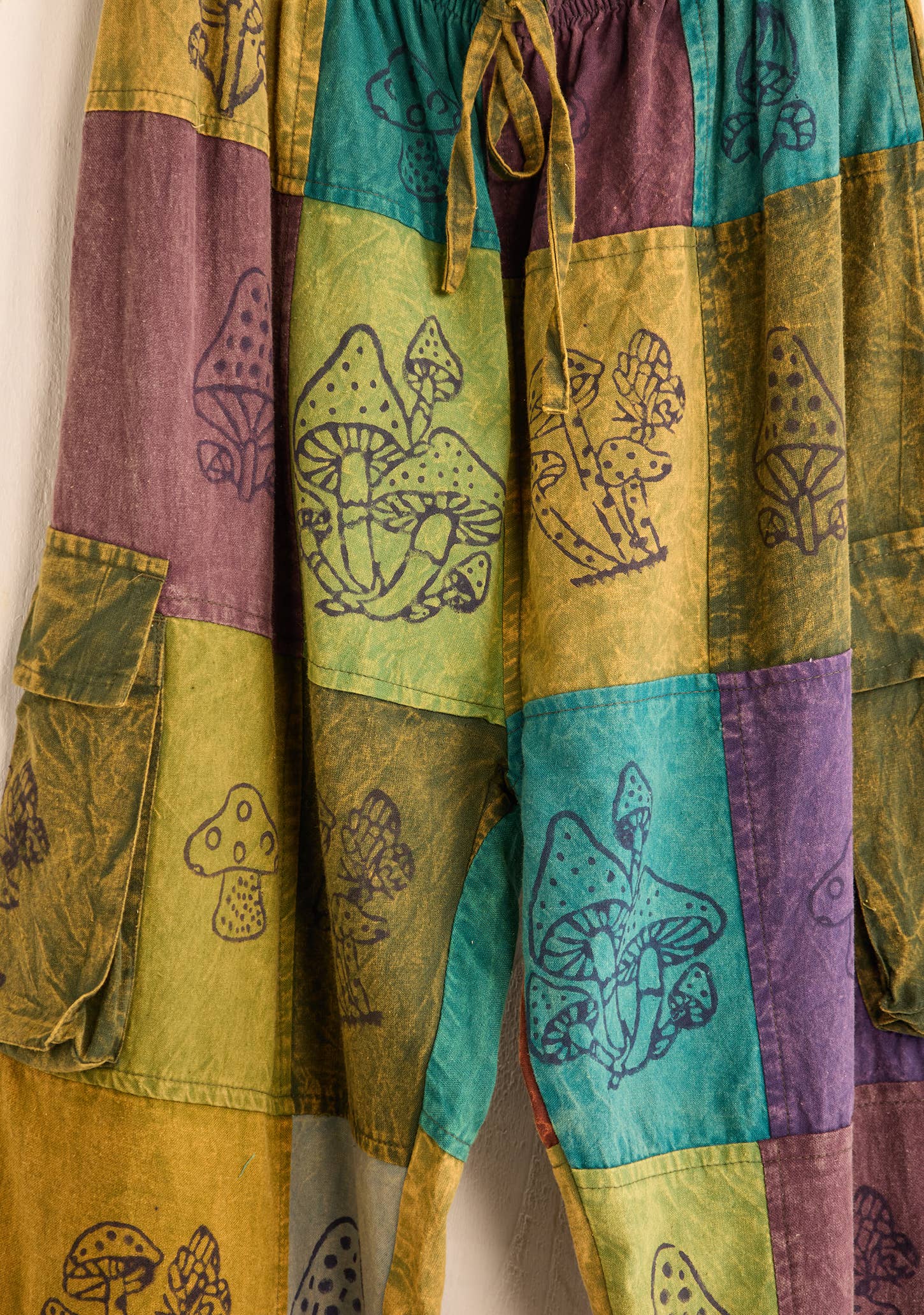 Namaste - Vendita all'ingrosso Pantalone - Donna - Pantaloni cargo patchwork a forma di fungo4