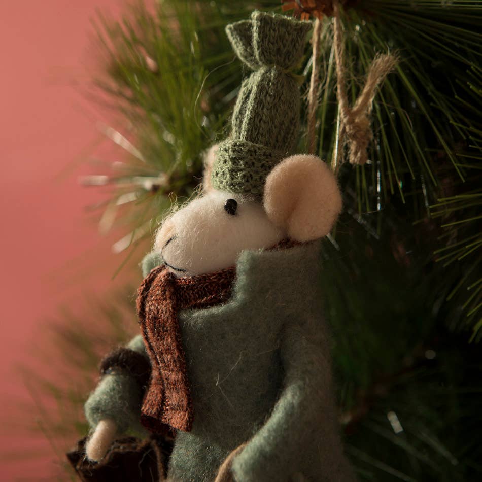 Mahe Homeware – wholesale Ornament – Traveler Mouse Felt Ornament1