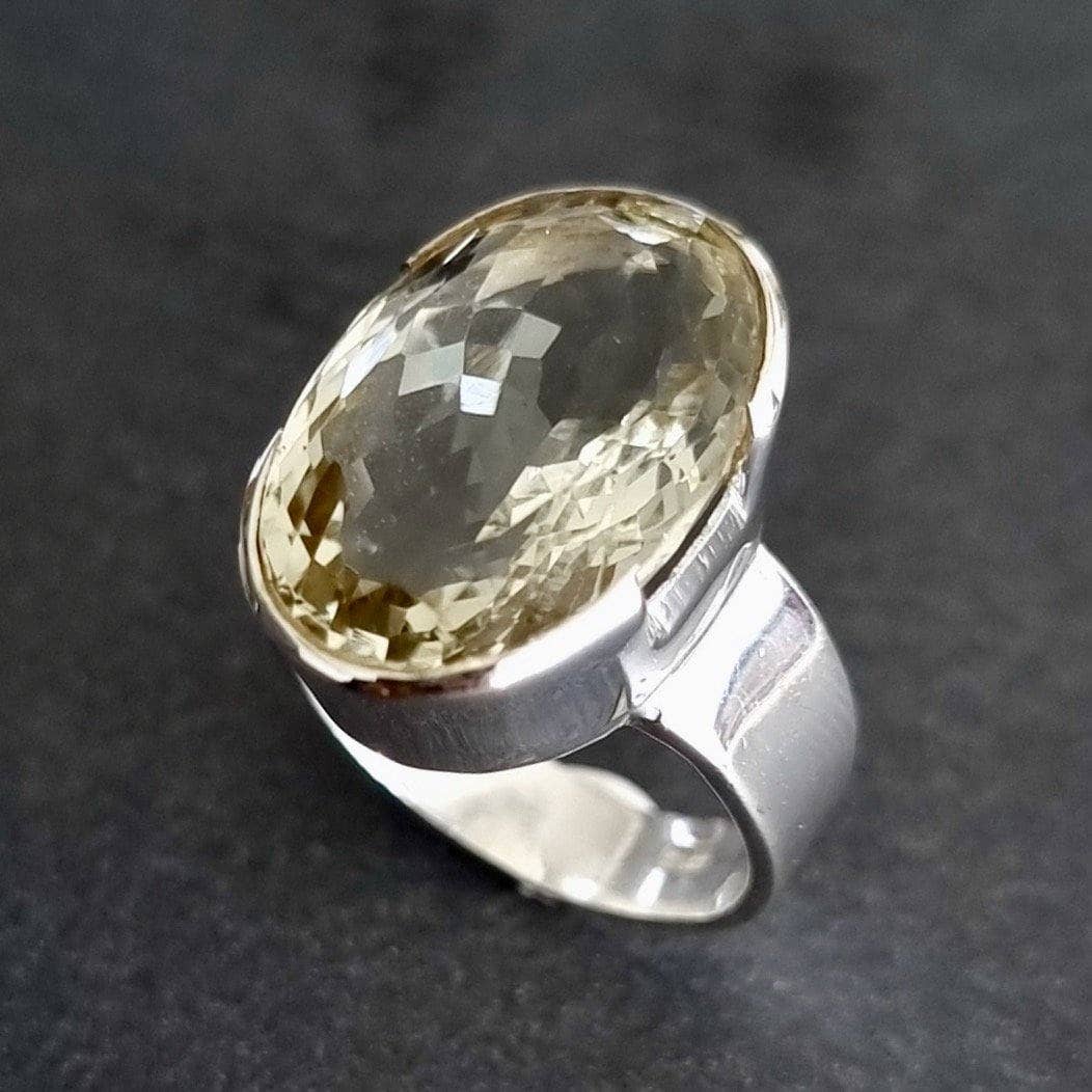 Mistry Gems – Großhandel Cocktail-/Statement-Ring – Designer Großer Ovaler Grüner Amethyst-Ring |925 Sterlingsilber, R1107