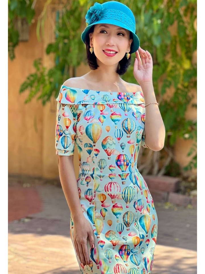 Dolly & Dotty - Wholesale Dress - Women's - Valerie Fitted Off-Shoulder Vintage in Hot Air Balloon Print