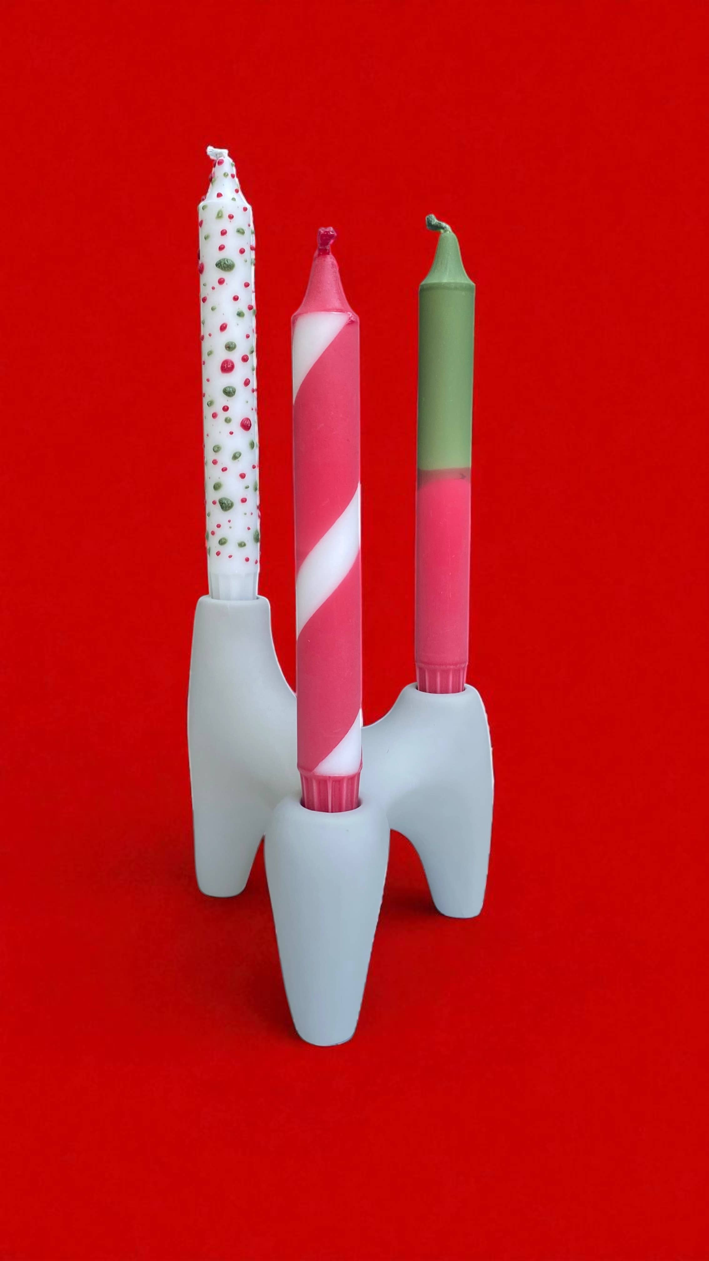 Kupkup HB. - Fi Design Studio Co. - Vendita all'ingrosso Candele a colonna - Bagliore Gioioso | Natale | 2,3x20 cm4