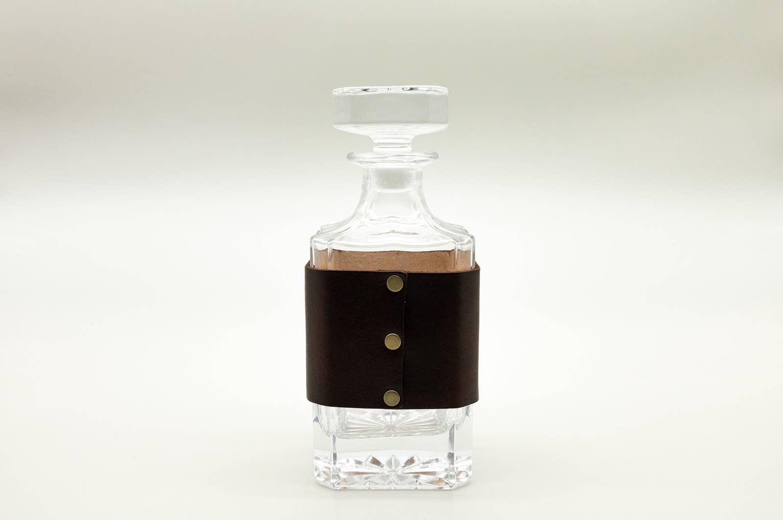 Lindy Leather - Wholesale Decanter - Custom Leather Decanter10