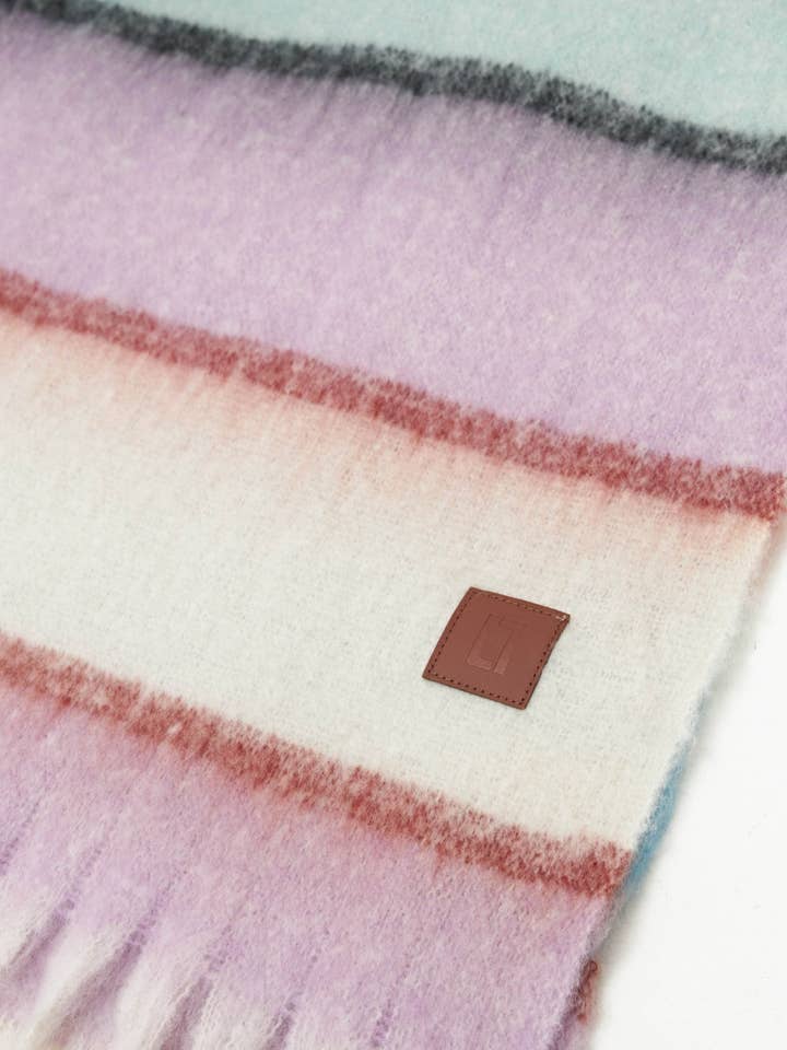 Striped knitted scarf for wholesale by Lolita