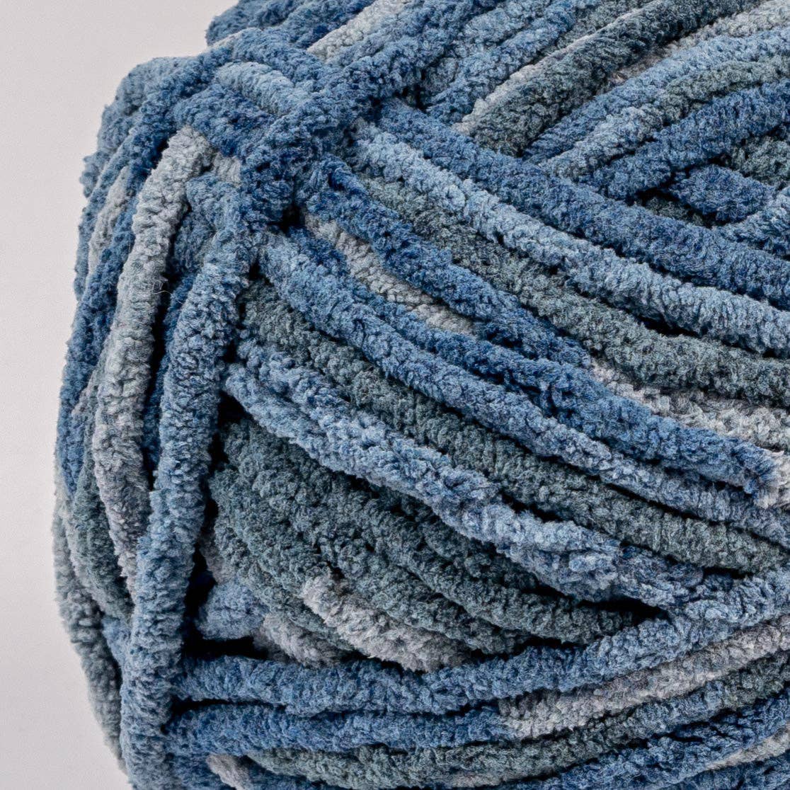 Crafted by Catherine - Wholesale Yarn - Blanket Yarn | 10.5oz/300g | Super Bulky #6 | Pack of 48