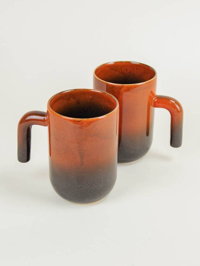 Set of 2 Hoa Bien red mugs for wholesale by rivêt - L'Indochineur