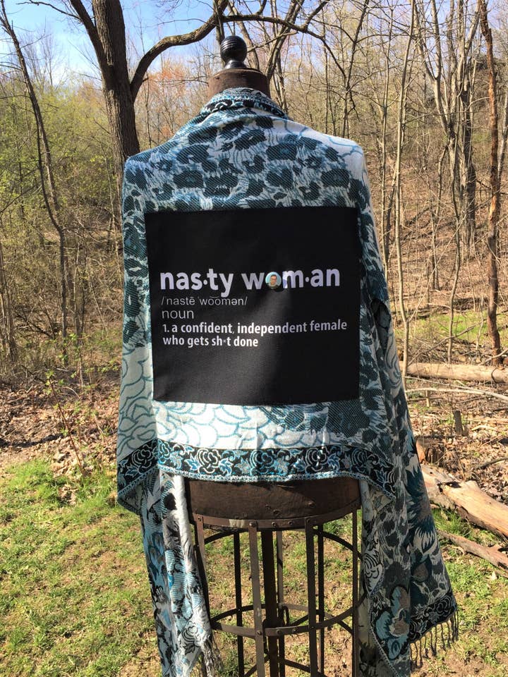 Grim Kvinde Defineret Wrap for engroshandel hos The Posh’mina