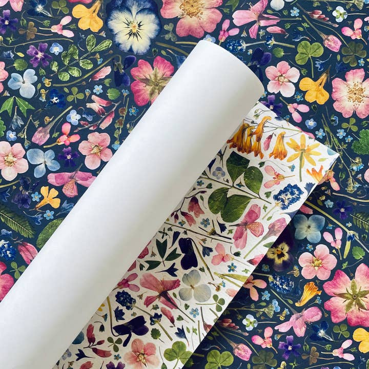 Lucy Miller Pressed Flowers - Vente Feuille de papier cadeau - Papier Cadeau Botanique Recyclé – Fleurs Pressées sur Naturel4