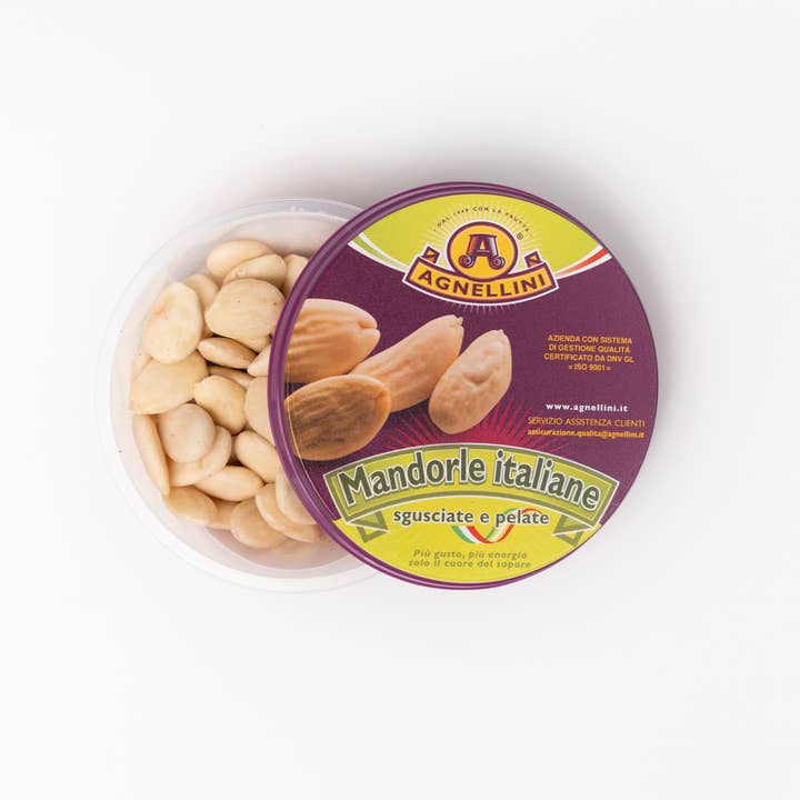 Shelled, peeled and natural Italian almonds for wholesale by Agnellini Int Srl