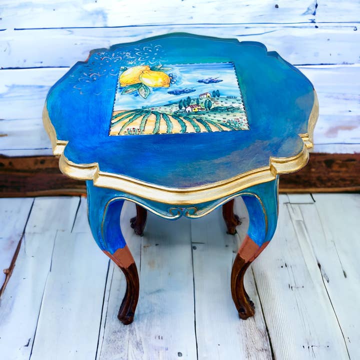 Hand painted wooden coffee table with ceramic tile, ooak per la vendita all'ingrosso da parte di Bottega Krua