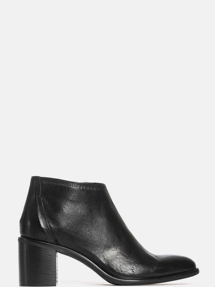 Tronchetti i sort læder EL2101L for engroshandel hos METISSE