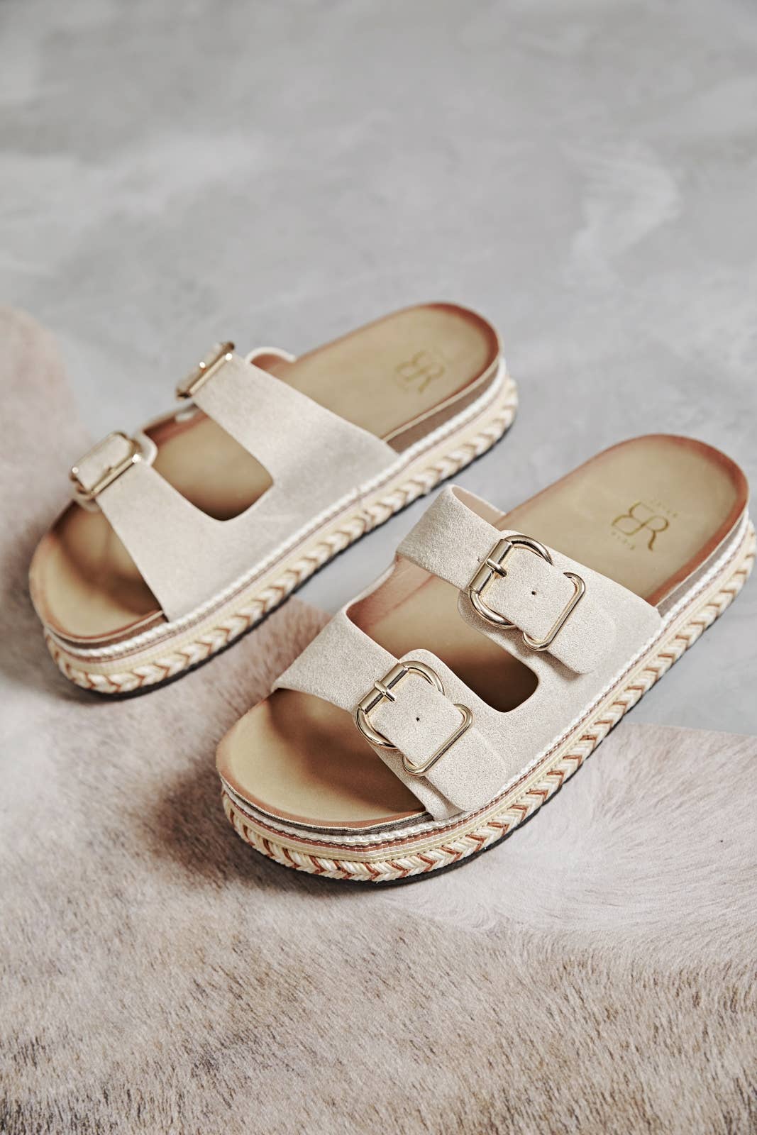 ERYNN - Wholesale Sandals - Women's - Flat sandals with buckles - CÉRINE11