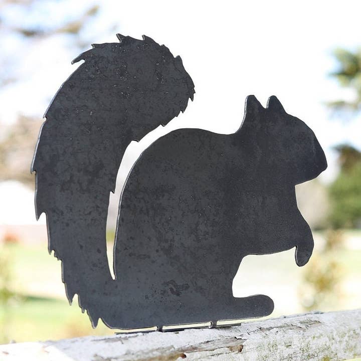Highland Ridge  |  Handmade Home Decor - Wholesale Outdoor Ornament/Decor - Metal Squirrel Statue0