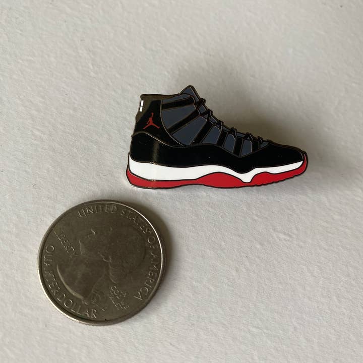 Hype Pins - Wholesale Lapel Pin/Button - Air Jordan 11 | Bred1