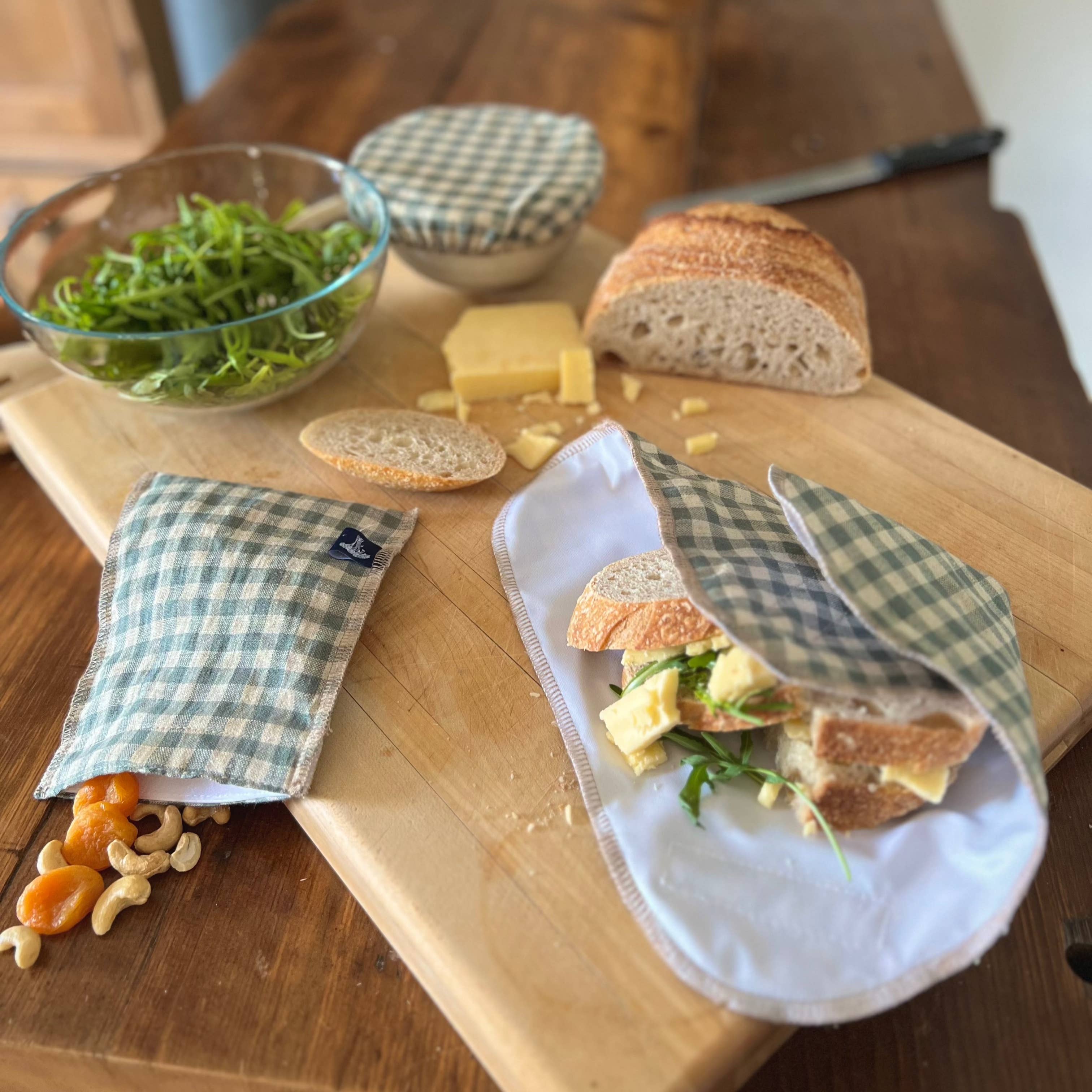 Helen Round - hand printed linen (US Duties Paid) – wholesale Food storage wrap/bag – Linen Snack Bag, Food Grade Waterproof Lining, Green Check4