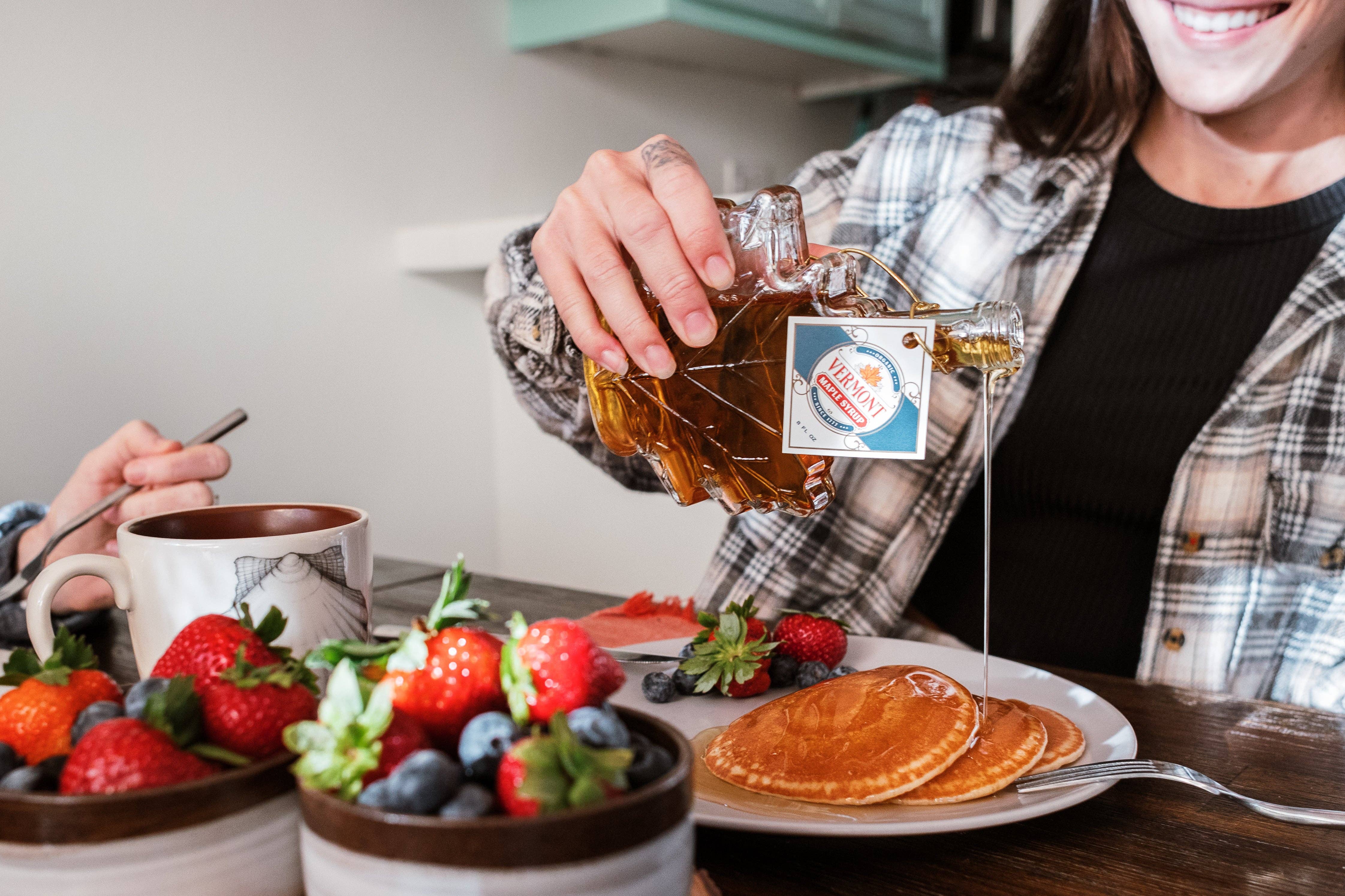 Vermont Maple Syrup - Wholesale Maple Syrup - Golden Organic Vermont Maple Syrup - Glass Leaf5