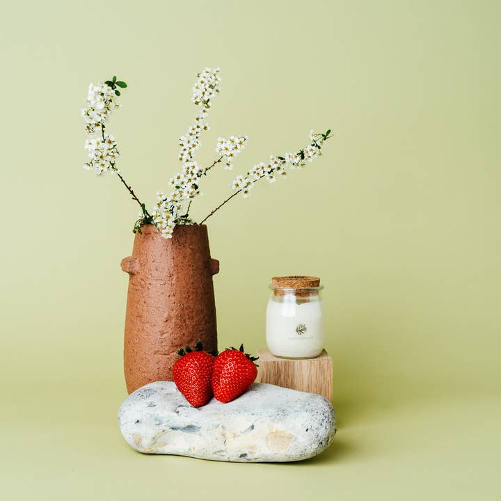 Scent.ily - Wholesale Jar/Filled Candle - Panda Botanicals:British Strawberry & Sparkling Wine: 4oz