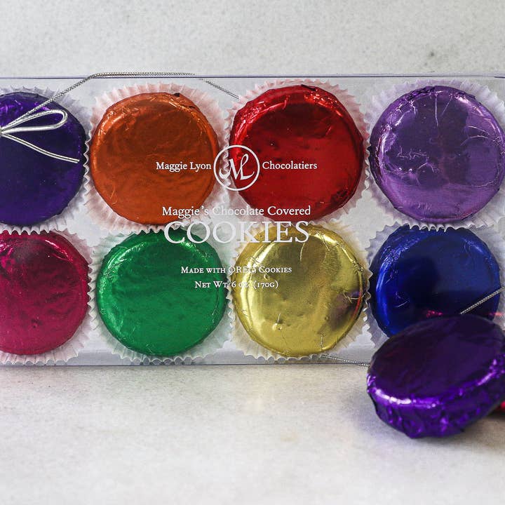 8 biscuits enrobés de chocolat Maggie's - Rainbow Foils pour la vente par Maggie Lyon Chocolatiers