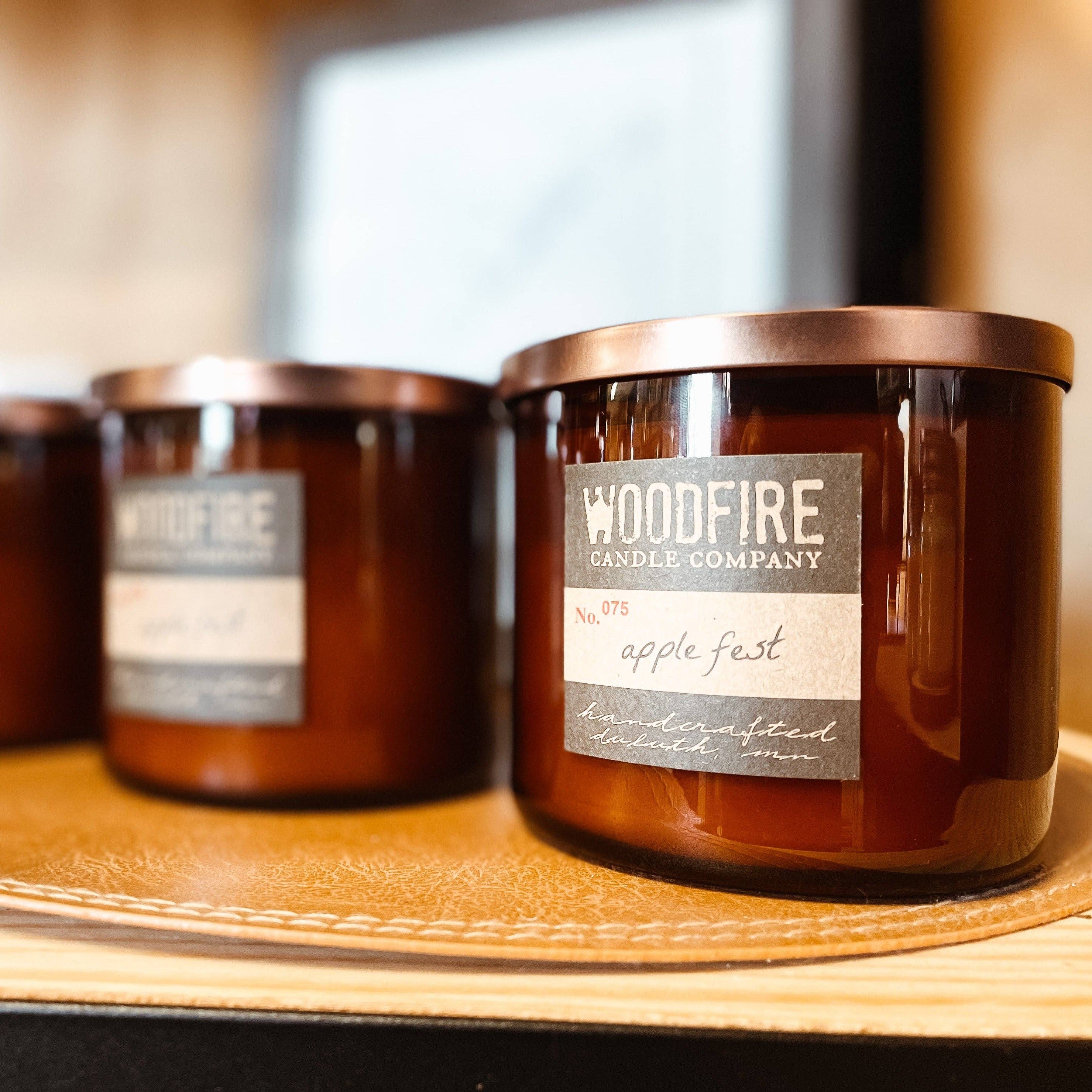 Woodfire Candle Company - Vente Bougie en bocal - Woodfire Candle Co Ambre Pot à trois mèches1