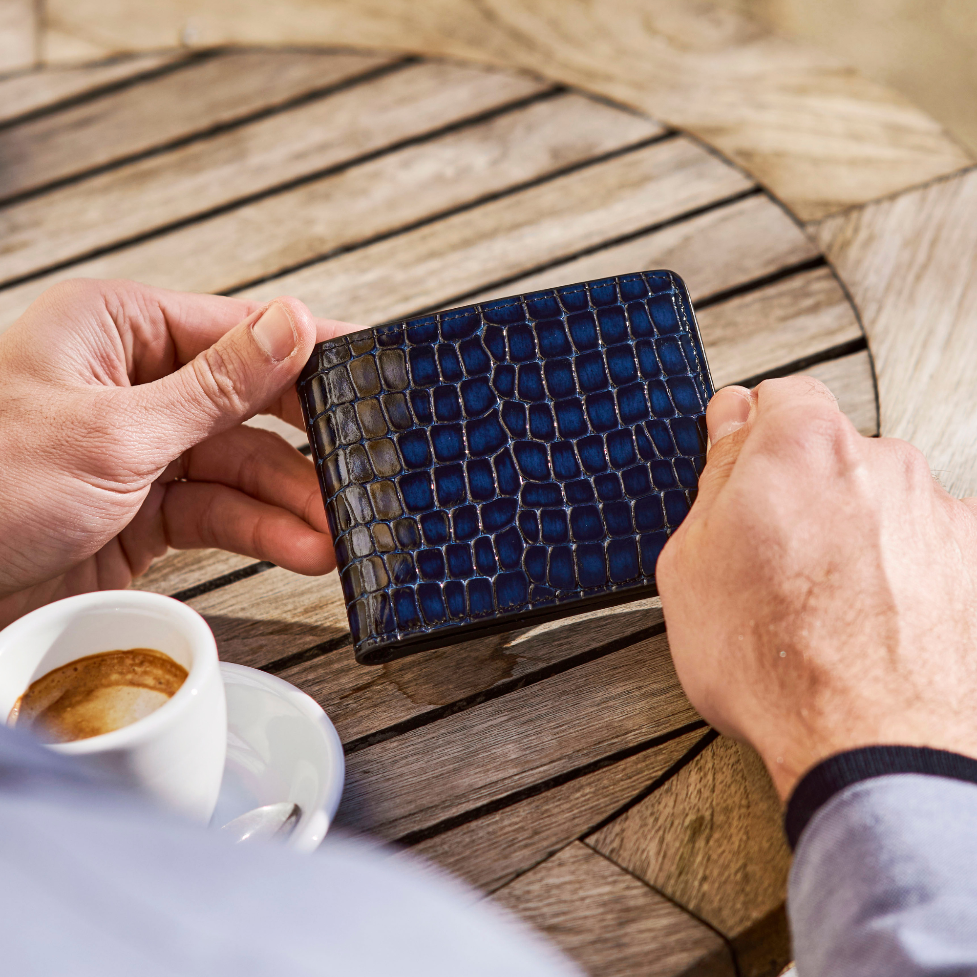 GT collection Jewelry – Engroshandel Tegnebog – til mænd – Herrepung med krokodillemønster - Blå ægte læder1