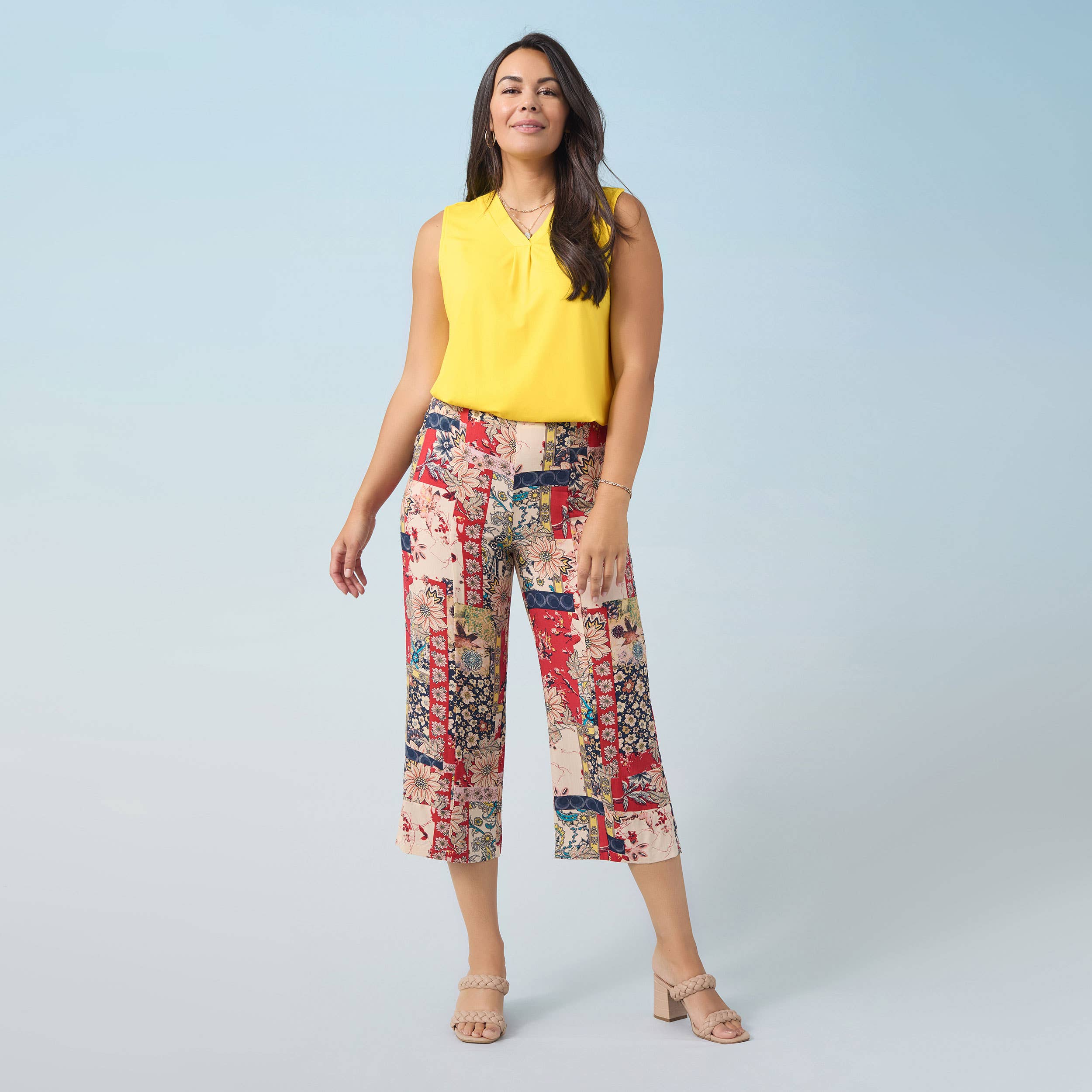 COCO + CARMEN - Wholesale Tank Top - Women's - Erin Pleat Back V-Neck Tank8