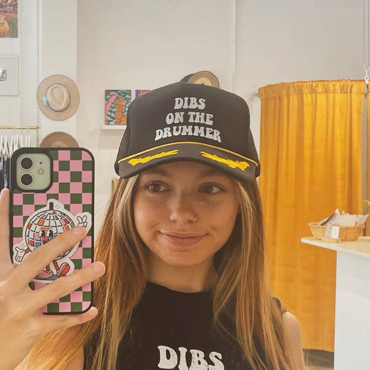 Gorra de camionero Dibs On The Drummer para venta al por mayor de Mamie Ruth