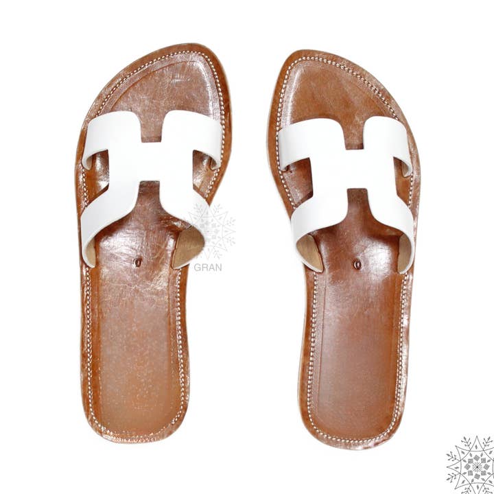 Sandali bianchi in pelle, comodi sandali estivi per la vendita all'ingrosso da parte di Gran Wholesale