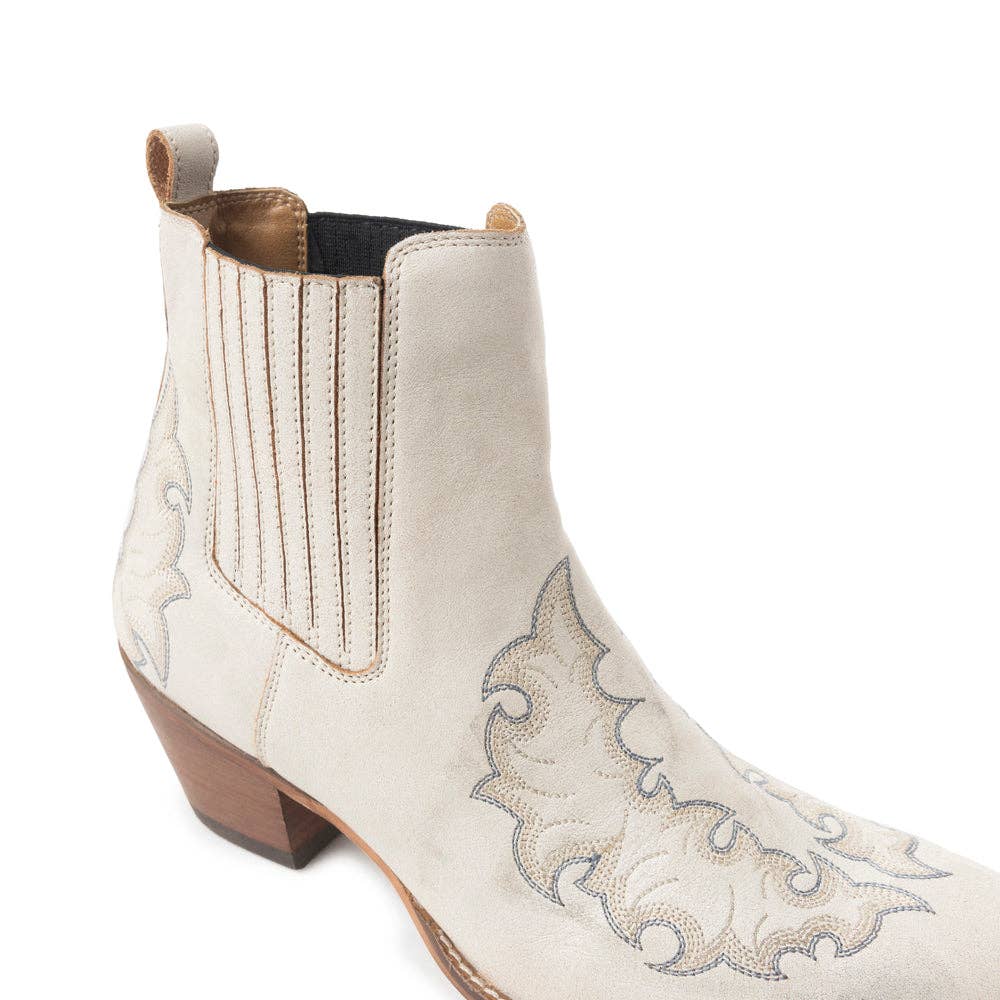 MYRA - EU - Wholesale Booties - Women's - Dearling Ranch Booties In White4