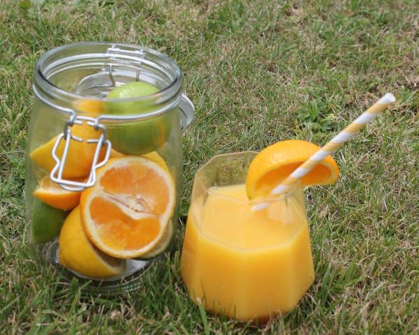 Innovative Paper Solutions – Engroshandel Sugerør – Gul og hvid stribet papirstrå (6mm x 200mm)6