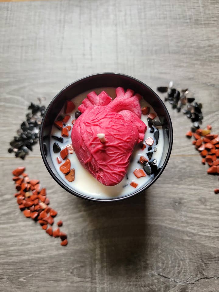 Bleeding Heart 8 oz Soy Candle for wholesale by Earth's Essence