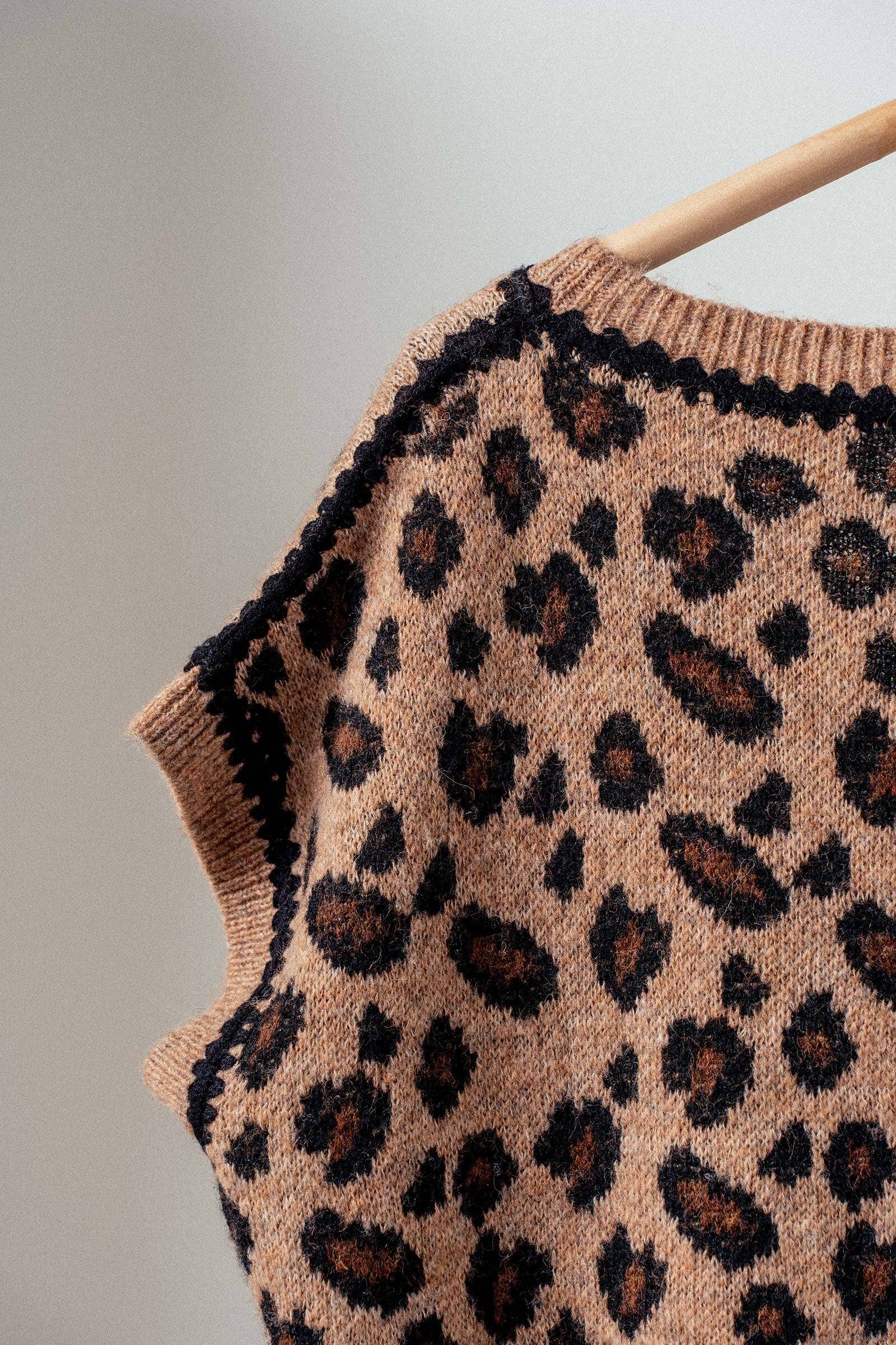 Urban Daizy - Wholesale Sweater Vest - Women's - Leopard Crochet Trim Sweater Vest1