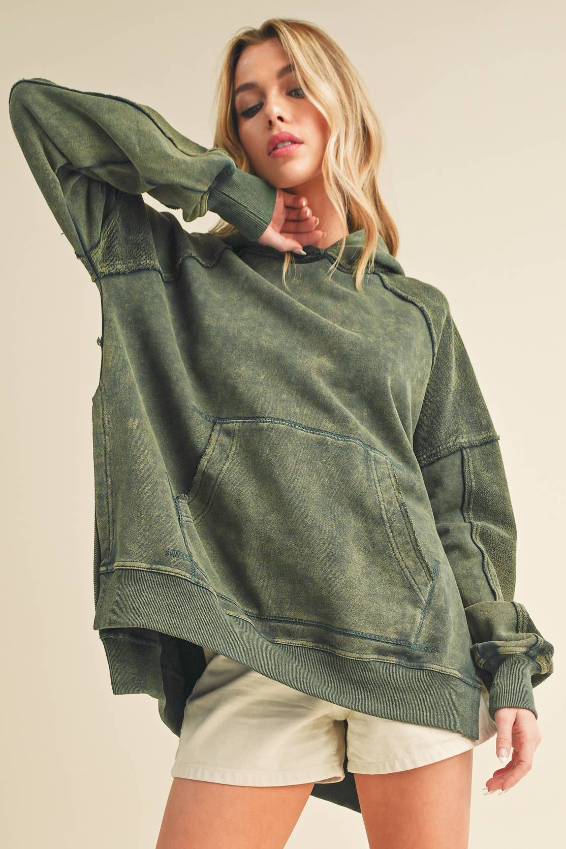 AEMI + CO – wholesale Hoodie – Women's – 966CK Deb Washed Hoodie 544