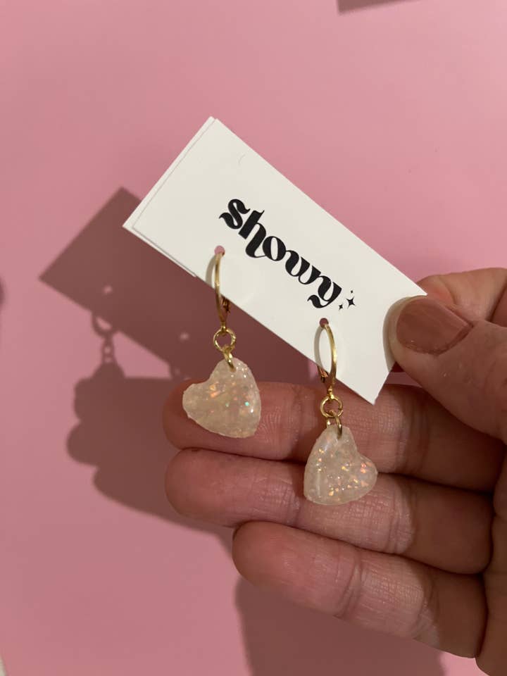 Opal Hart oorbellen voor wholesale door Showy LLC